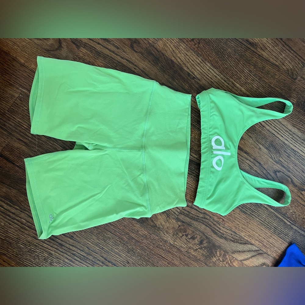 Alo lime green biker short and bra set
